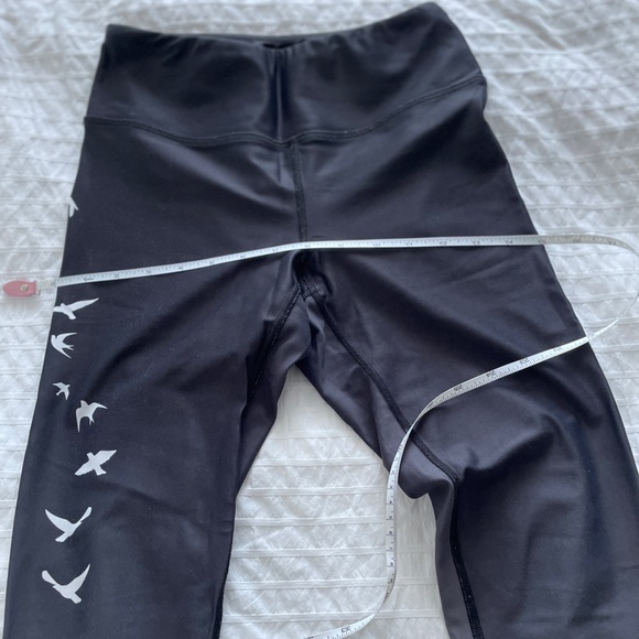 Silver Icing crop legging. Grey ombré with logo birds. Size XS - Picture 7 of 7